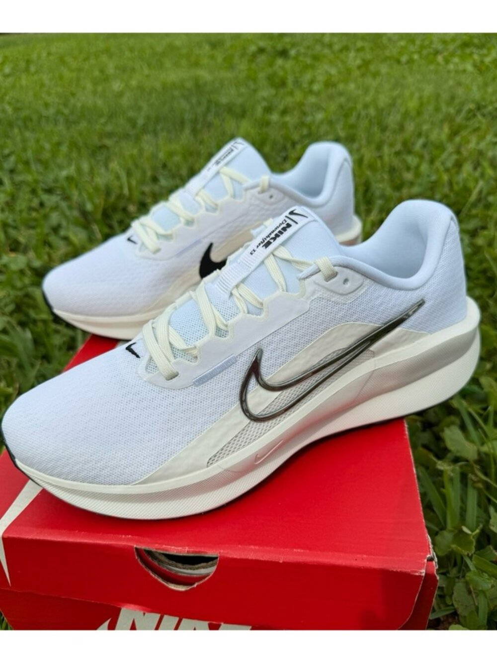 10 WOMEN'S NIKE DOWNSHIFTER 13 FD6476-100 WHITE / SAIL / SILVER BLACK